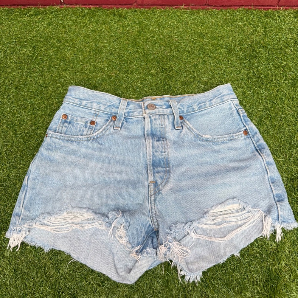 Levis Premium 501 Original Distressed Denim Shorts Button Fly Light Wash Size 26